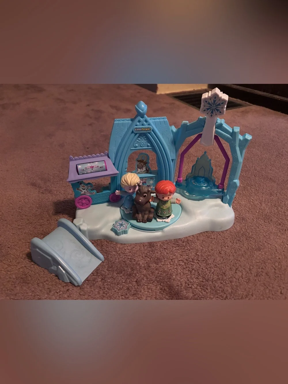 Frozen-themed Ice Palace Playset with Elsa & Anna Figures - Light Blue & Purple